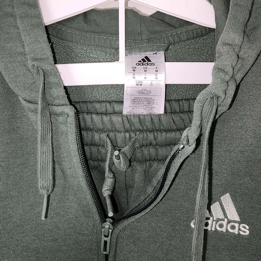 Adidas Green Tracksuit with White Stripes - Picture 2 of 10